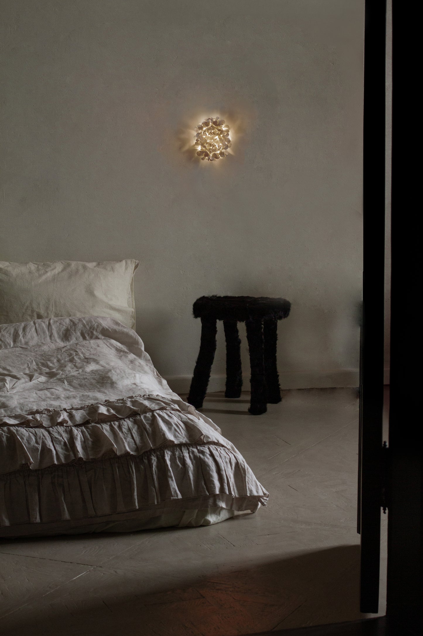 Eterna Wall Lamp